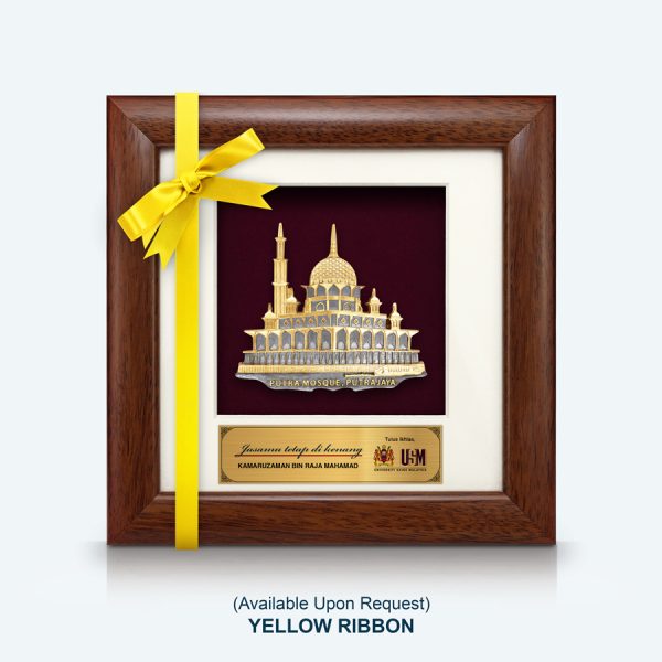Bingkai premium Masjid Putrajaya diperbuat daripada pewter berkualiti tinggi dengan lapisan emas, sesuai sebagai hiasan rumah atau hadiah istimewa
