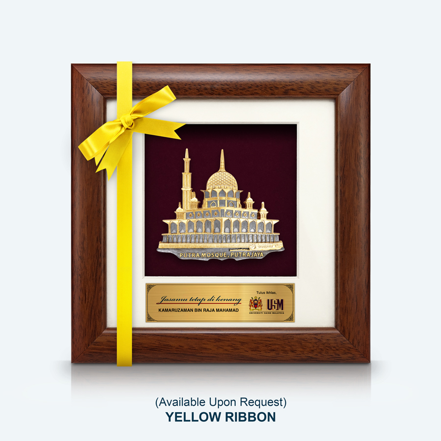 Bingkai premium Masjid Putrajaya diperbuat daripada pewter berkualiti tinggi dengan lapisan emas, sesuai sebagai hiasan rumah atau hadiah istimewa