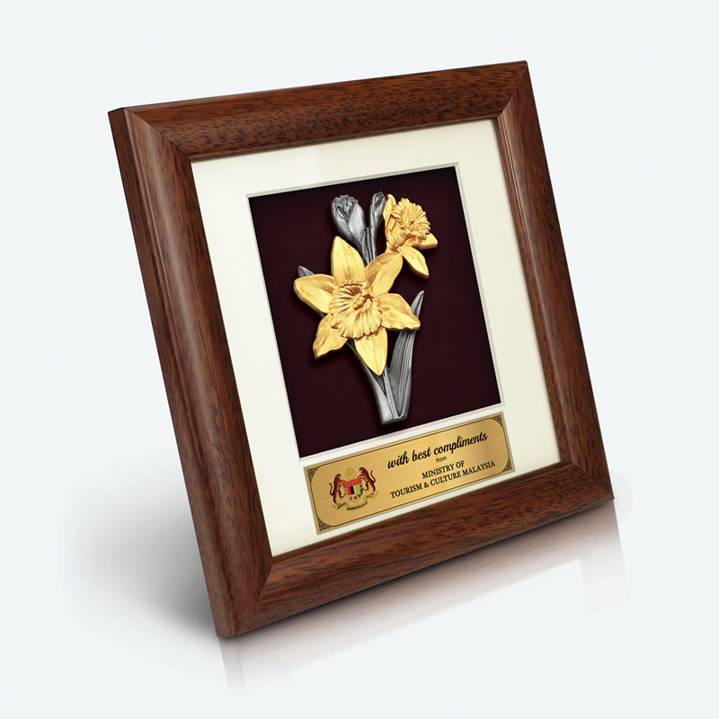 Bingkai Solid dengan Pewter Bersalut Emas – Bunga Narcissus