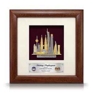 Ukiran pewter mercu tanda Kuala Lumpur eksklusif