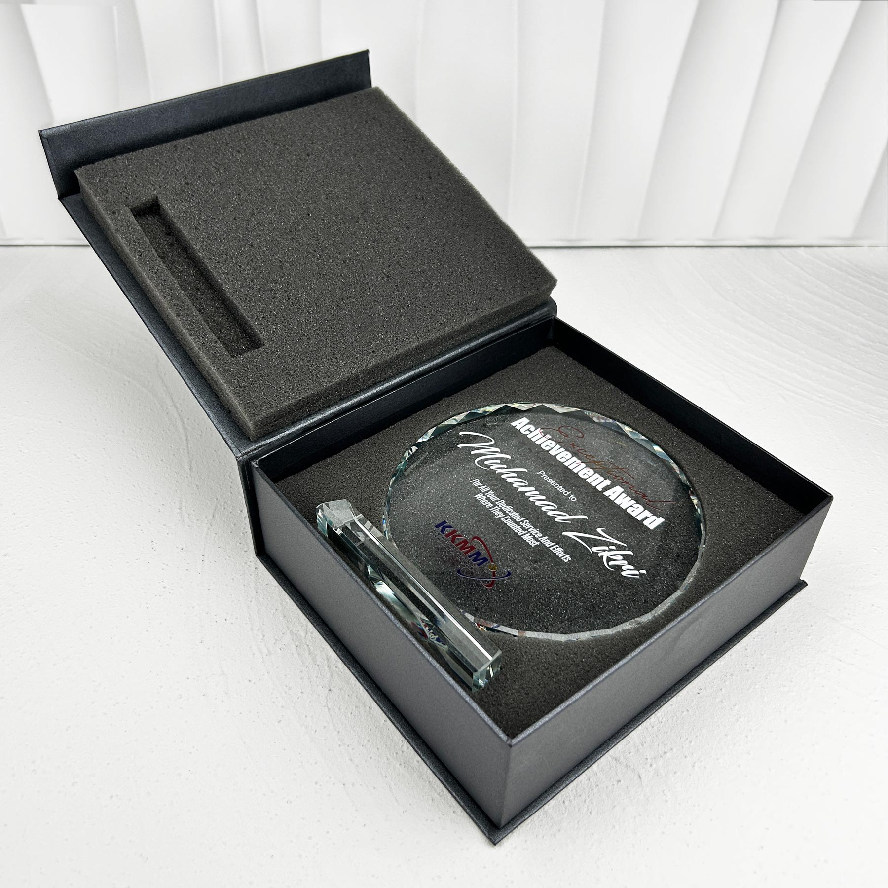 Prestige Round Crystal Plaque (Wood Base) with Gold Plated Pewter Bunga Raya 2 Flowers - Image 2