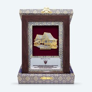 6" x 8" Songket Frame with Gold Plated Pewter