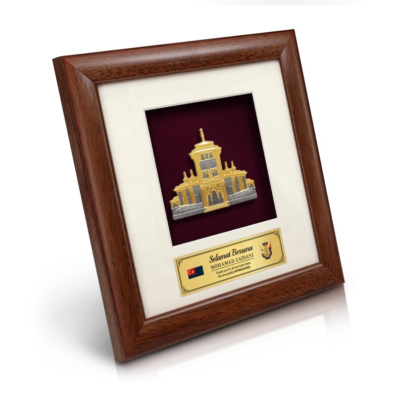 8” x 8” Bingkai Solid Bersadur Pewter Saduran Emas – Bangunan Sultan Ismail - Image 2