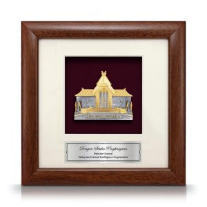 8” x 8” Bingkai Solid Bersadur Pewter Saduran Emas – Muzium Negara