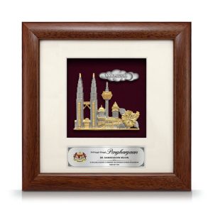 8” x 8” Bingkai Solid Bersadur Pewter Saduran Emas – Mercu Tanda Malaysia