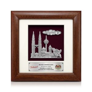 7" x 7" Solid Frame with Pewter - Malaysia Landmark